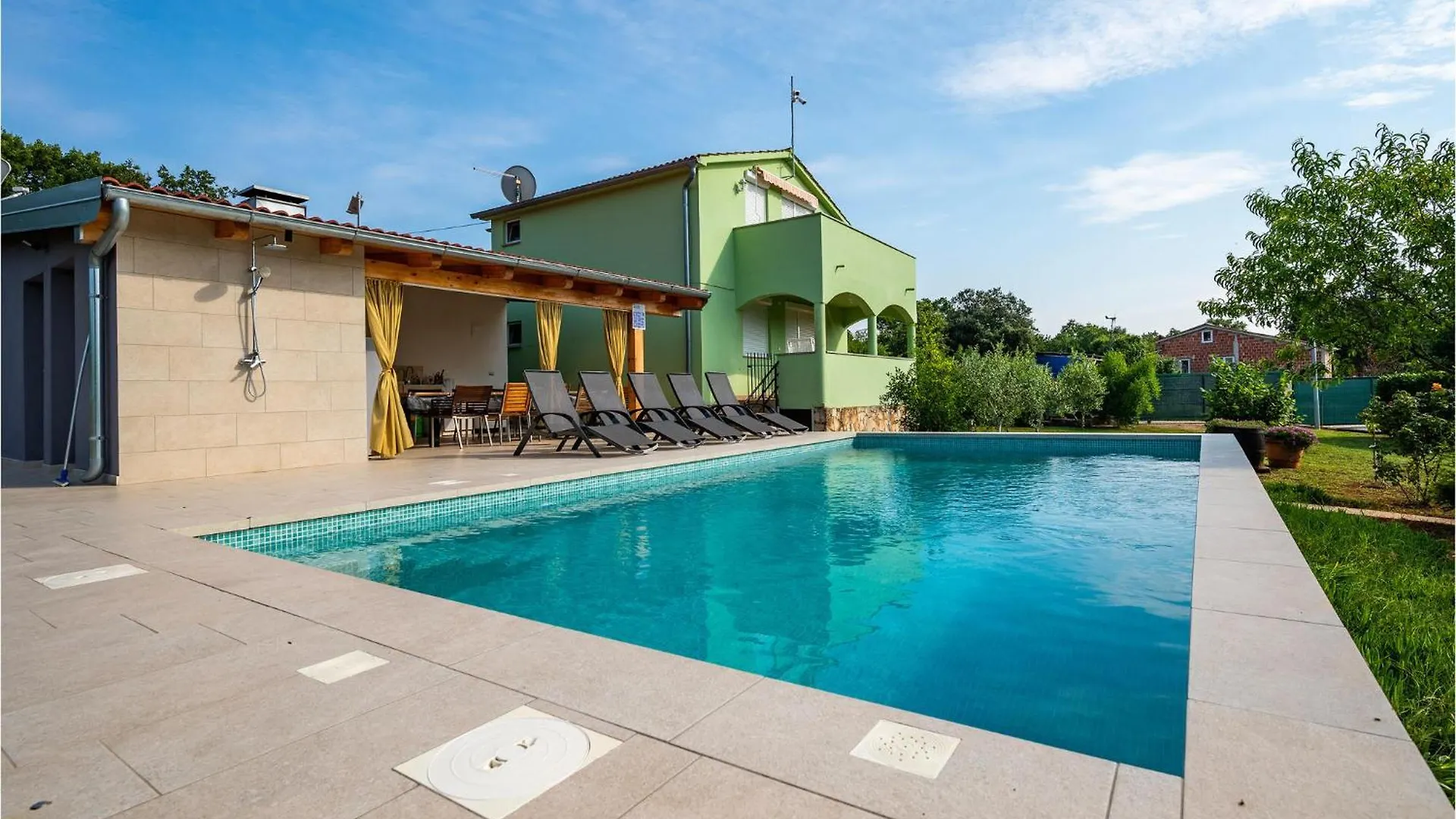 Lovely Home In Fazana With Kitchen